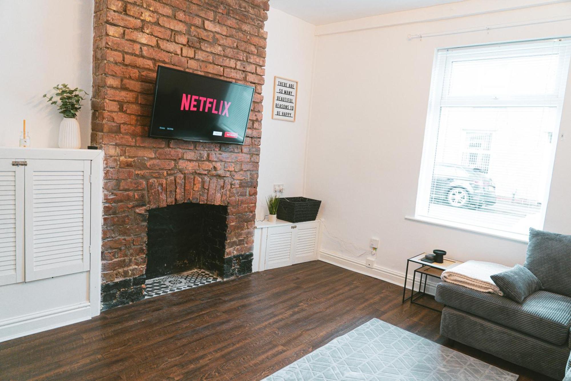 Mideyah Stays - 3 Bed Comfy House Cardiff Buitenkant foto