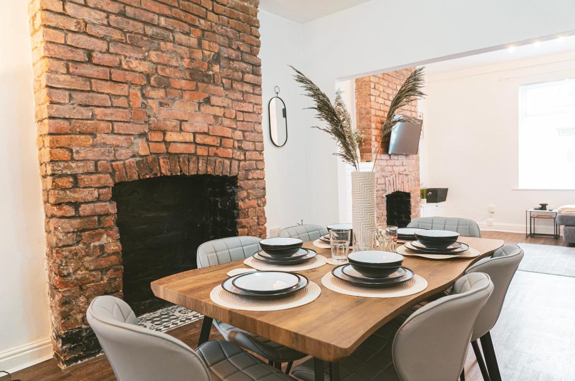 Mideyah Stays - 3 Bed Comfy House Cardiff Buitenkant foto