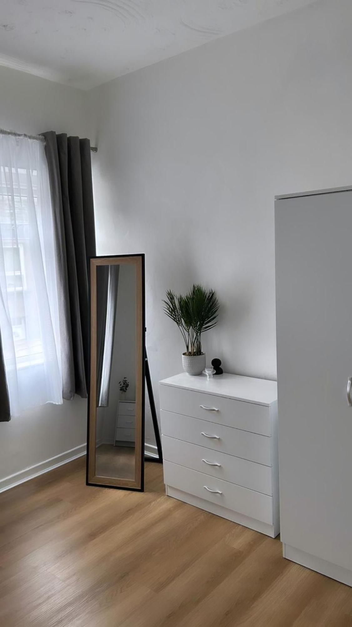 Mideyah Stays - 3 Bed Comfy House Cardiff Buitenkant foto